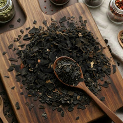 Dry cut and sifted Bladderwrack seaweed (Fucus vesiculosus) for traditional botanical infusions.