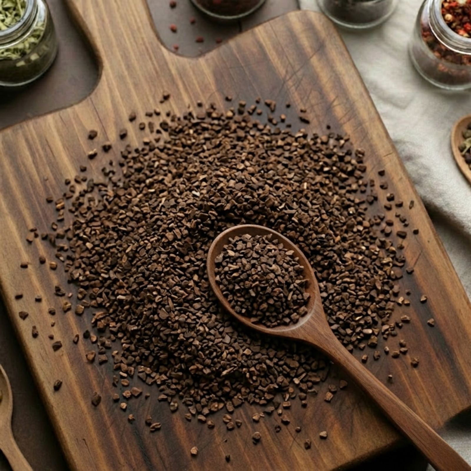 Dark roasted cut and sifted Chicory root (Cichorium intybus) for traditional caffeine-free coffee alternative infusions.