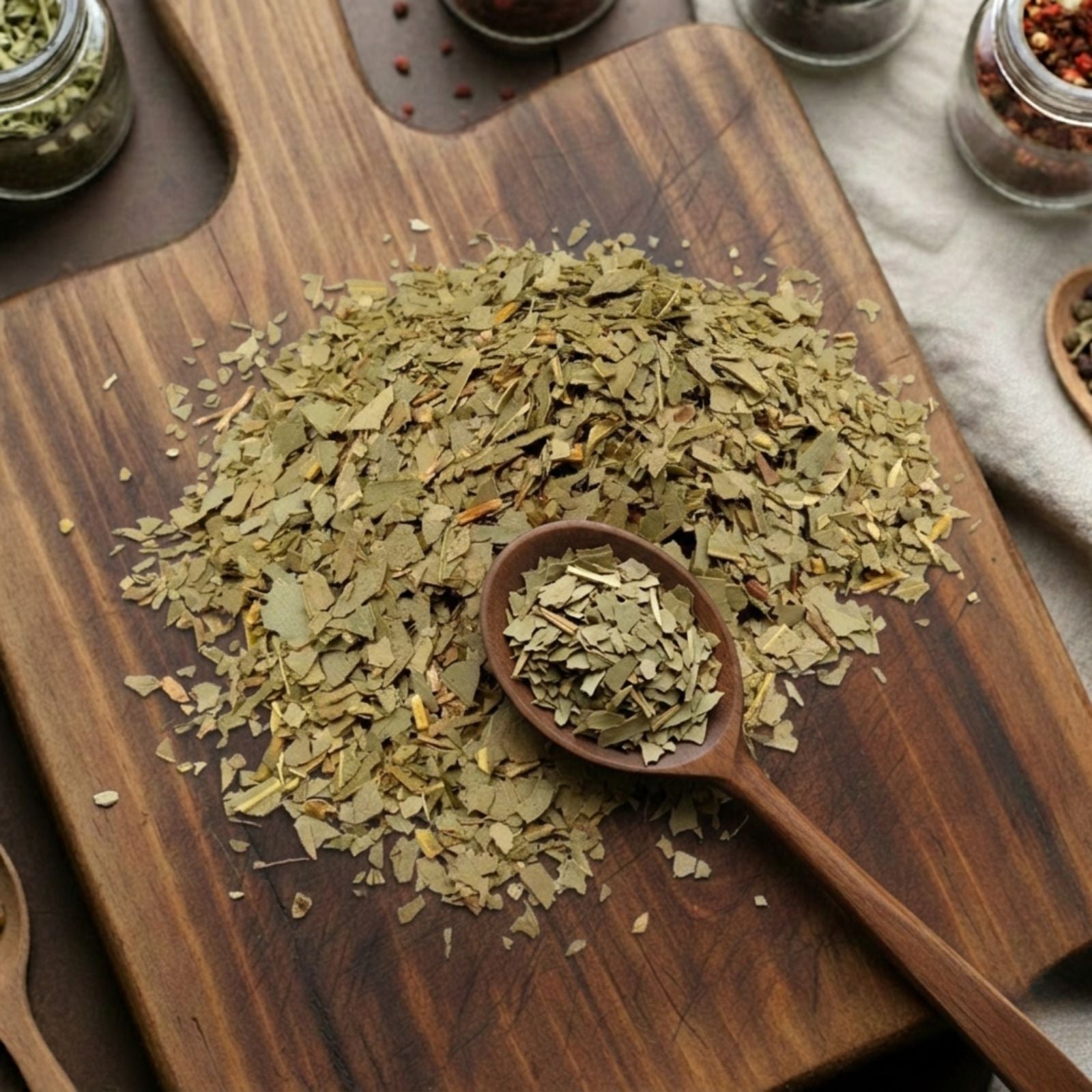 Dry cut and sifted Eucalyptus leaves (Eucalyptus globulus) for traditional aromatic and botanical infusions.