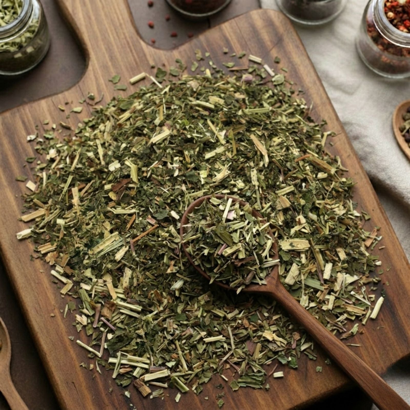 Dry cut and sifted Meadowsweet herb (Filipendula ulmaria) for traditional botanical infusions and mead flavoring.