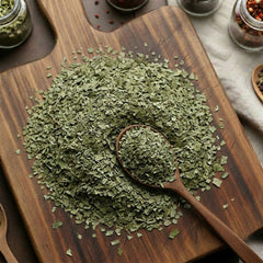 Sassafras leaves (Sassafras albidum) for traditional culinary thickening and botanical infusions.